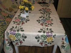 Klub dôchodcov - výstava tkaných   úžitkových textílií 2008